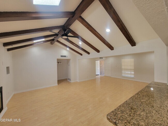 Building Photo - 6836 Orizaba Ave