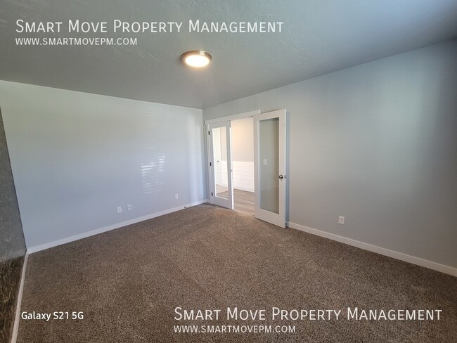 Building Photo - 6322 N Seacliff Ave