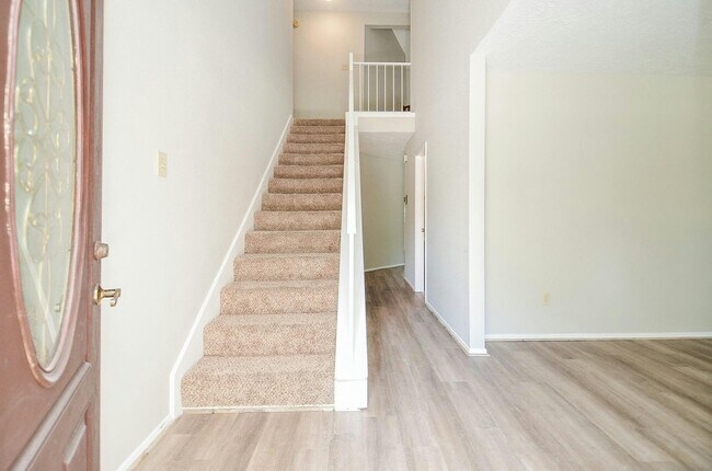 Building Photo - 2119 Landcircle Ct