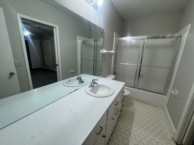 Building Photo - 3054 Merrimac Dr