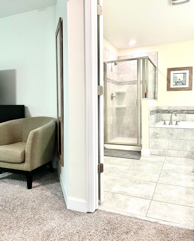 Building Photo - Available Move In 06/01! - Beautiful 3 Bed...