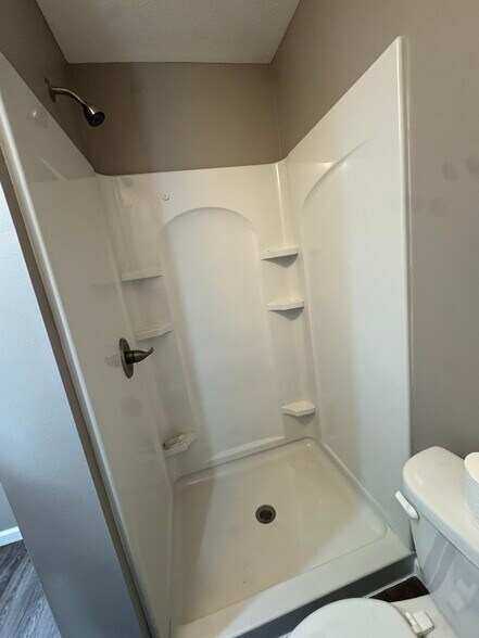 Building Photo - 1311 Devils Glen Rd