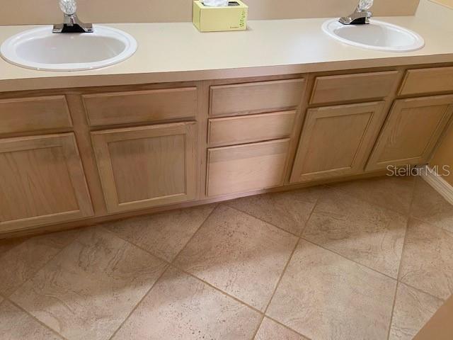 Building Photo - 4256 Central Sarasota Pkwy