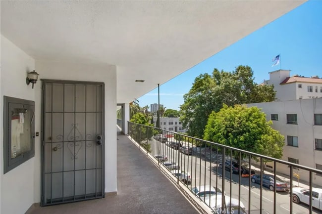 Building Photo - Spacious 1 Bedroom | 1 Bath – Long Beach
