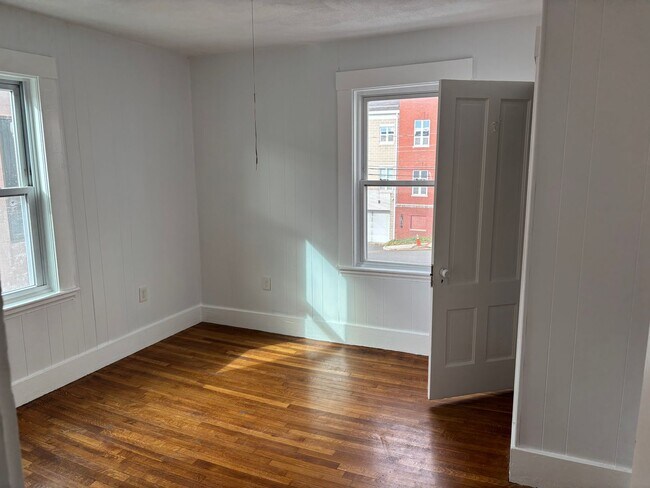 Building Photo - 43-45 Crescent St. Wakefield, MA (Offboard...