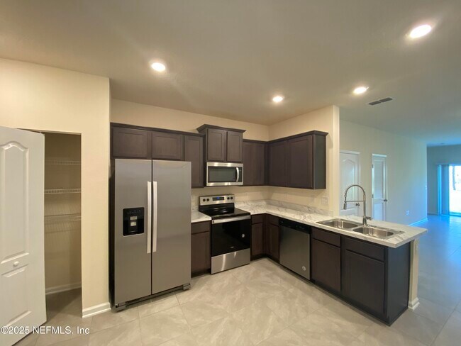 Building Photo - 9589 Mira Loma Dr