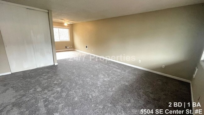 Building Photo - Upper-Level 2 BD | 1 BA Home - FoPo