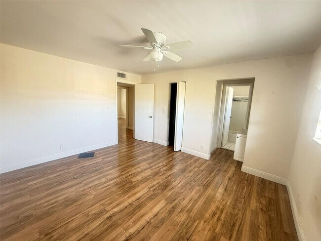 Building Photo - 5646 Blueberry Ct