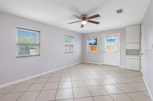 Building Photo - 4320 Yardley Ave N