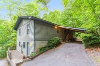 Building Photo - **Montreat SCHOOL YEAR RENTAL** AVAILABLE MID-AUGUST TO MID-MAY