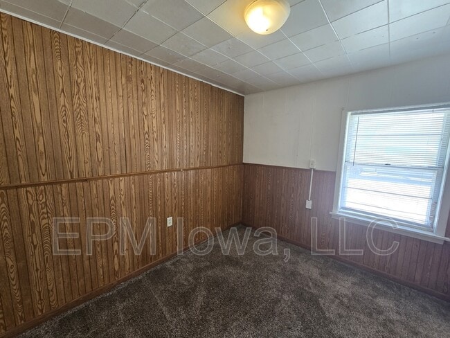Building Photo - 2836 Independence Ave