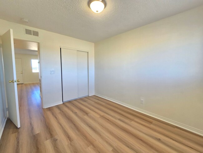 Building Photo - Beautifully Remodeled 2-Bedroom, 1-Bathroo...