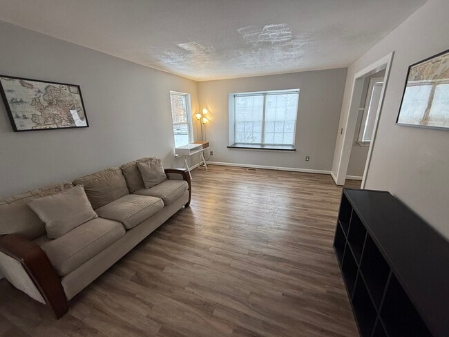 Building Photo - 1719 Charms Rd