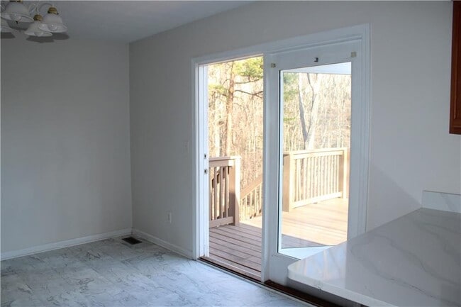 Building Photo - 3755 Fern Creek Dr