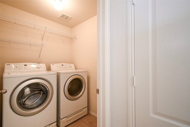 Building Photo - 19734 Amber Village Ln