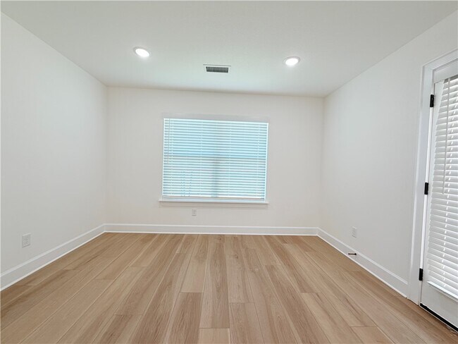 Building Photo - 3008 SW Lovely Ln