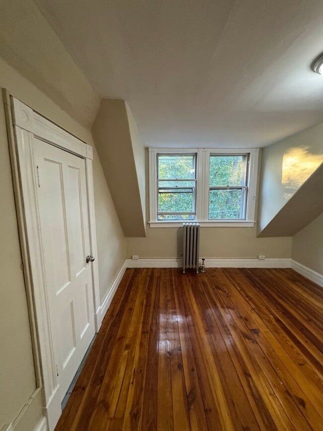 Building Photo - Charming 1-Bedroom Apartment in Russell, MA