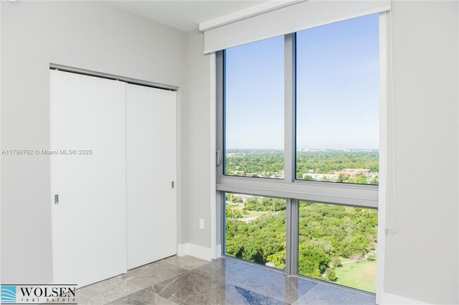 Building Photo - 16385 Biscayne Blvd