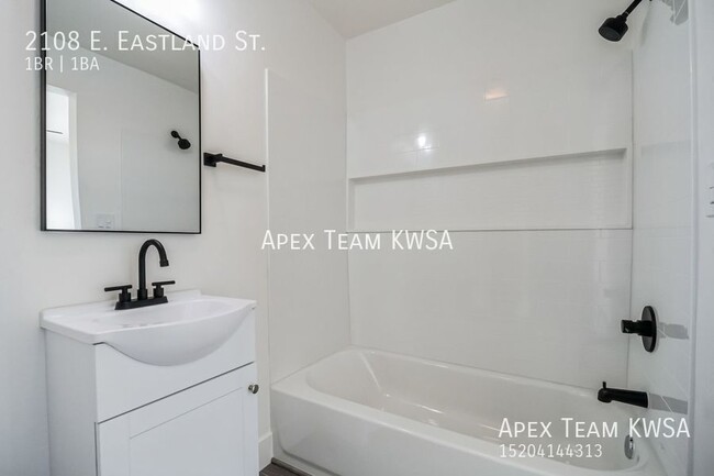 Building Photo - $825 Beautifully Remodeled 1 Bed | 1 Bath ...