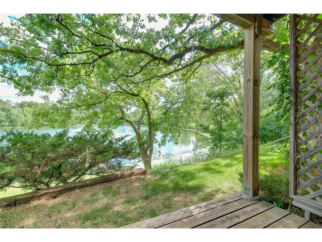 Lake View - 3660 Pilot Knob Rd