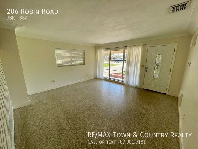 Building Photo - 206 Robin Rd