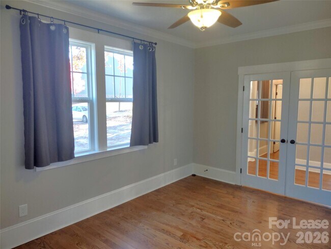 Building Photo - 1716 Berryhill Rd