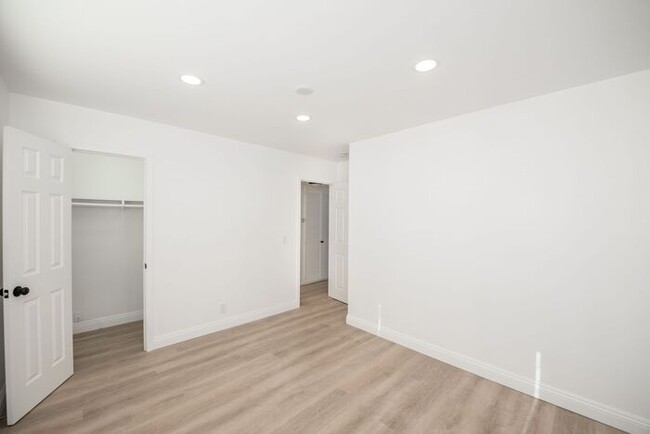 Building Photo - Mesa Verde | Recently Remodled 2 Bedroom A...