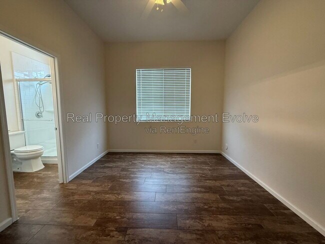Building Photo - 1234 W Remington Dr