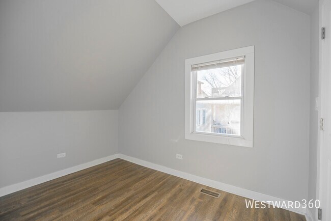 Building Photo - 3756 W George-2R