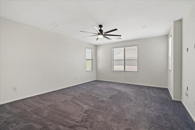 Building Photo - Gorgeous 3 Bed 2.5 Bath Home with Modern Feel