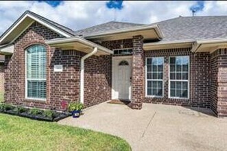 Building Photo - This fantastic 5/3 in Dove Crossing