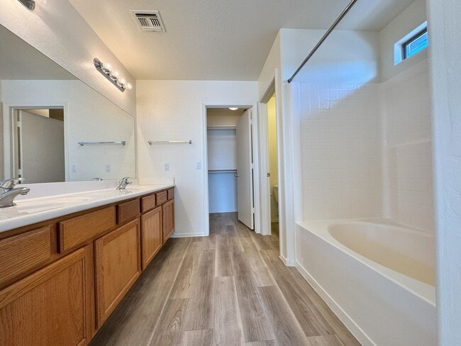 Building Photo - ASHLEY HEIGHTS 3 BEDROOM WITH HUGE BACKYARD