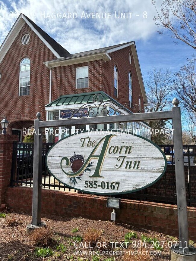 Building Photo - 301 W Haggard Ave