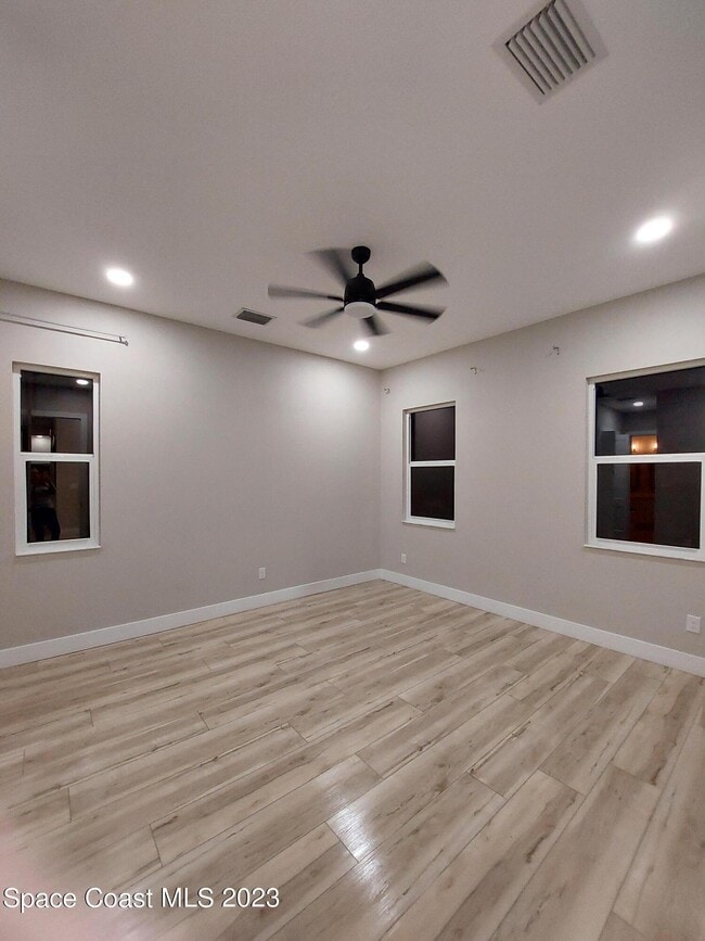 Building Photo - 971 Granata Ave