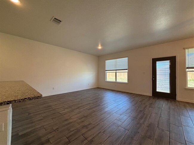 Building Photo - 8502 Trungle Rd