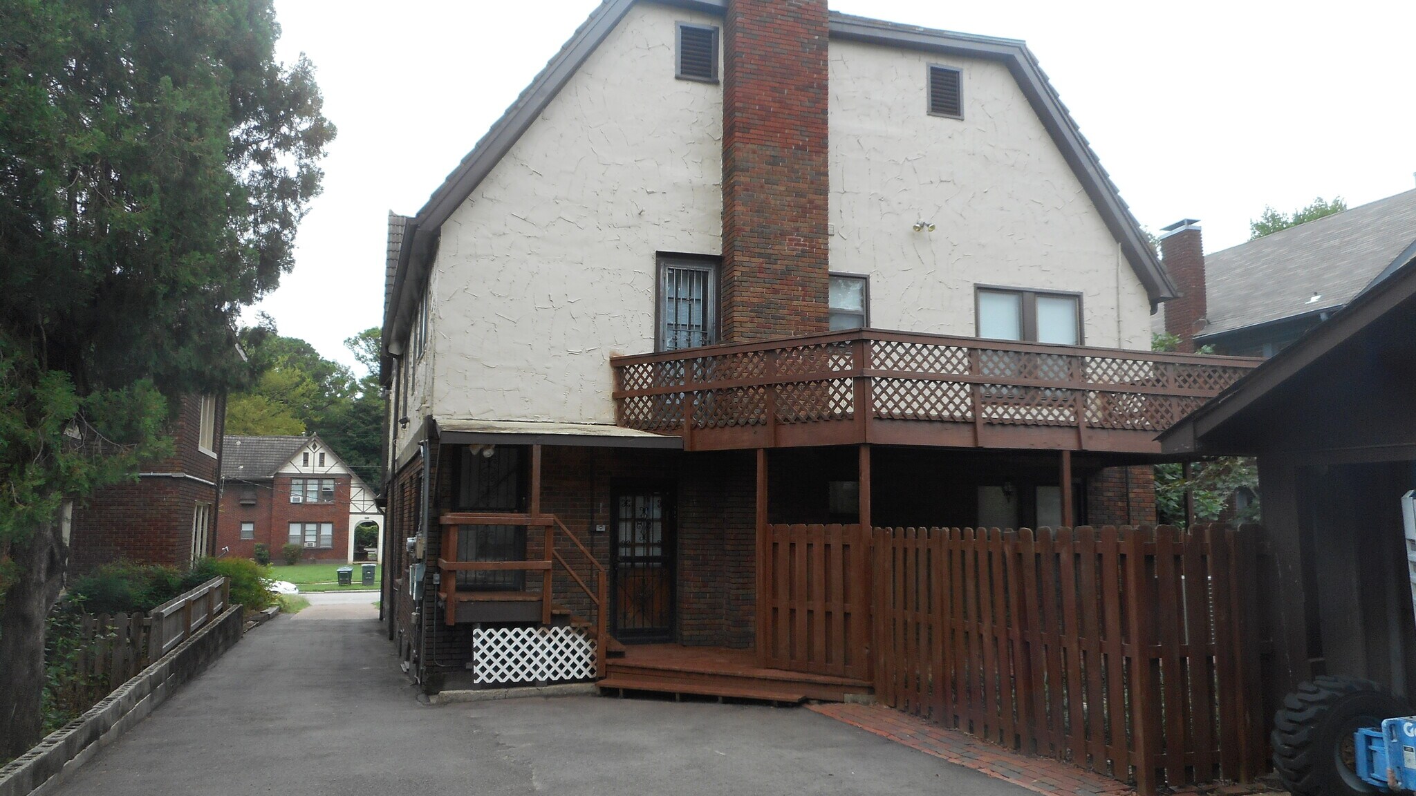 Building Photo - 235 Hawthorne St