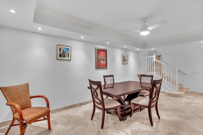 Building Photo - 2051 SE 3rd St