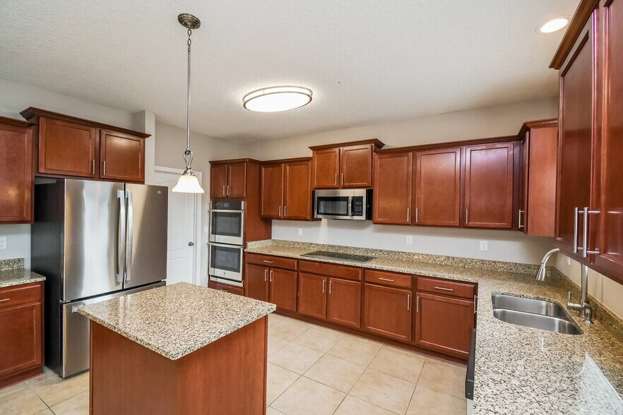 Building Photo - 16280 Stanis Ct