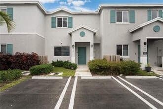 Building Photo - 413 NW 12th Pl