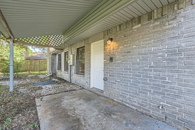 Building Photo - 401 Summer Pl Ct