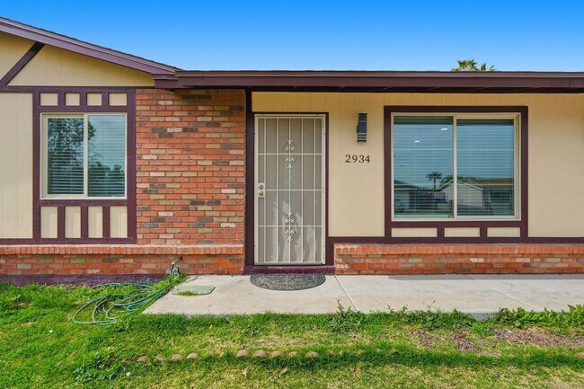 Building Photo - Recently Remodeled Home with All Appliances Included!