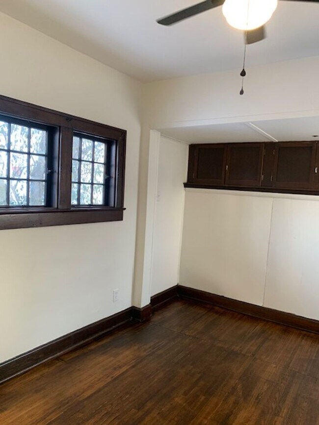 Building Photo - Spacious 5-Bedroom, 2-Bath Home with Class...