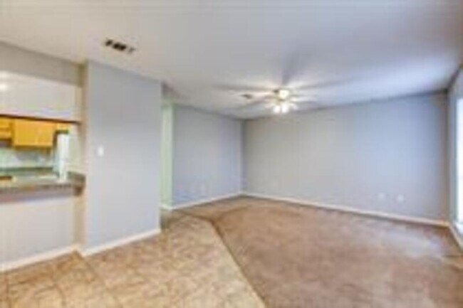 Building Photo - 2815 7th Ave