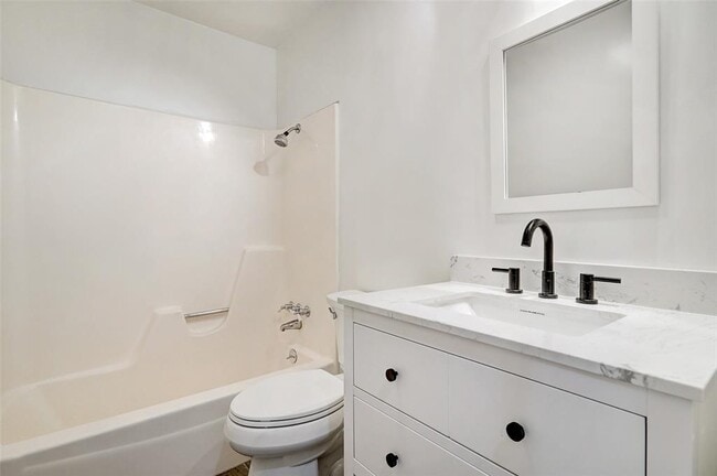Building Photo - 12601 Mixson Dr
