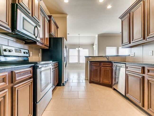 Building Photo - 2724 Busheywood Dr