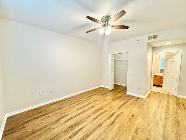 Building Photo - ** FAIRWAY PRESERVE ** 2 BED / 2 BATH COND...