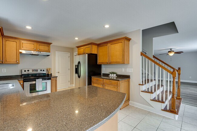 Building Photo - 3BR 2BA
