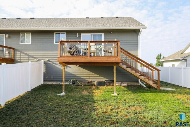 Building Photo - 1600 East 69th St N