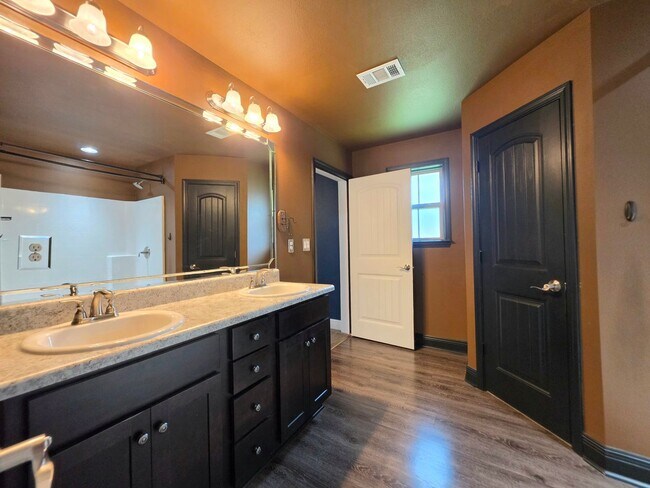 Building Photo - 14645 Birkdale Dr