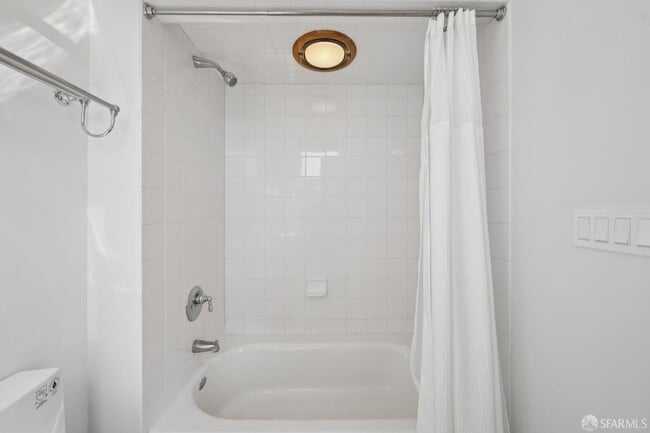 Building Photo - 2250 Webster St